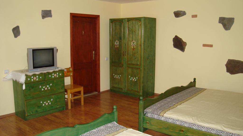 Pensiunea Dealu Morii Cartisoara Room photo